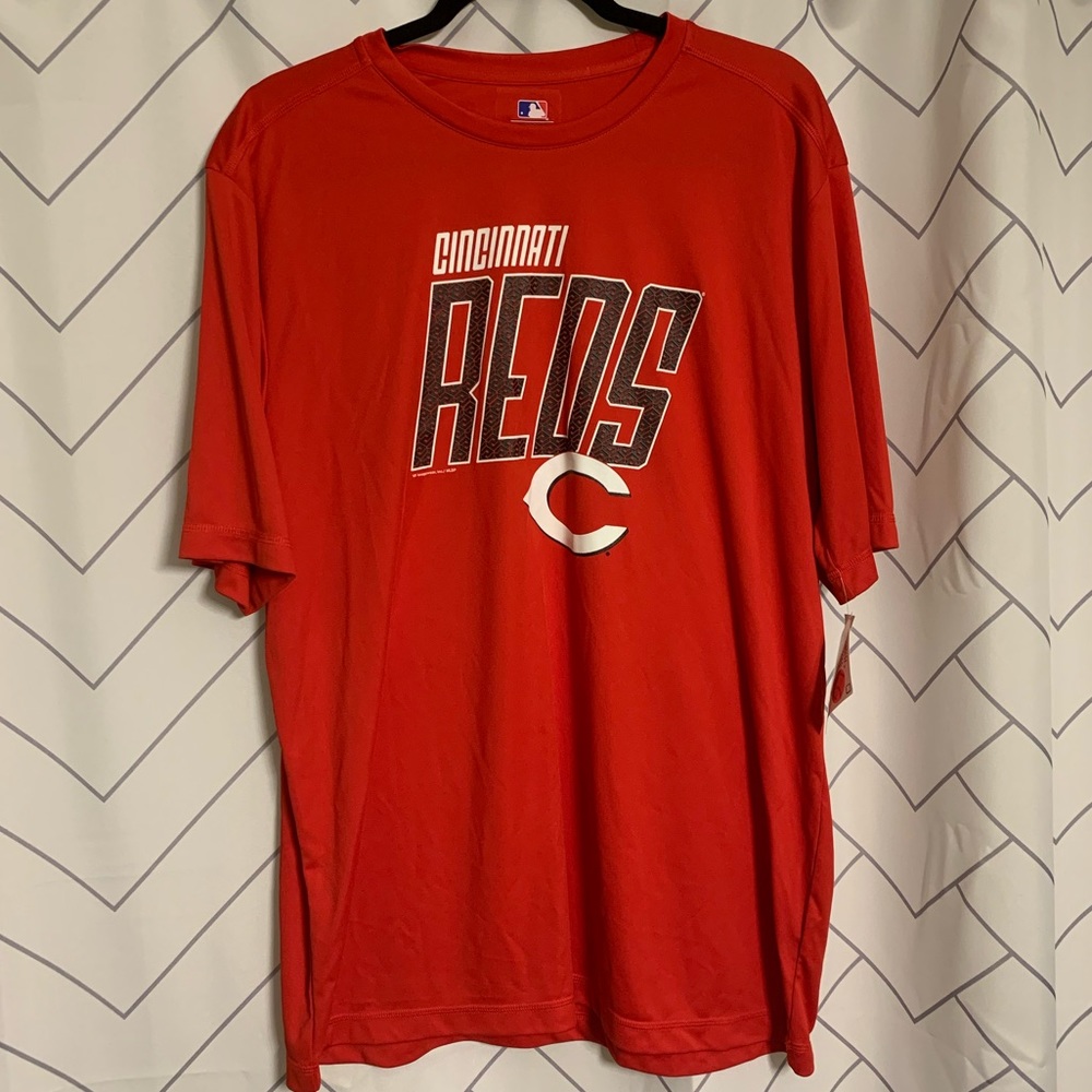 NEW Men’s Cincinnati Reds shirt XL